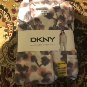 DKNY microfleece 2 piece pj set